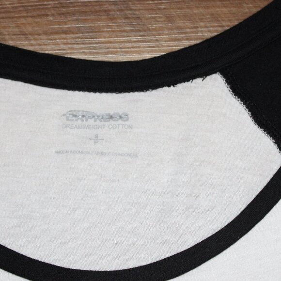 NEW! EXPRESS Sz SMALL Black & White Rock City Rebel Scoop Neck Raglan Tee Top - Picture 8 of 12